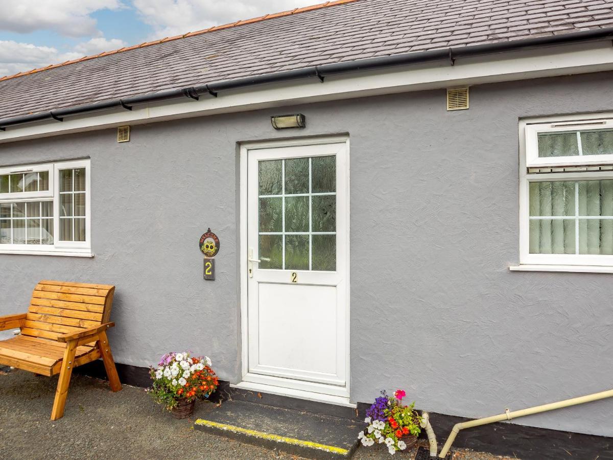 2 Black Horse Cottages Pentraeth Exterior foto